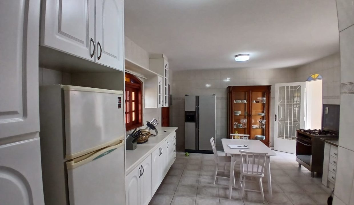 b08b0dce-e72d-42f3-9b7d-e56b72b0582f