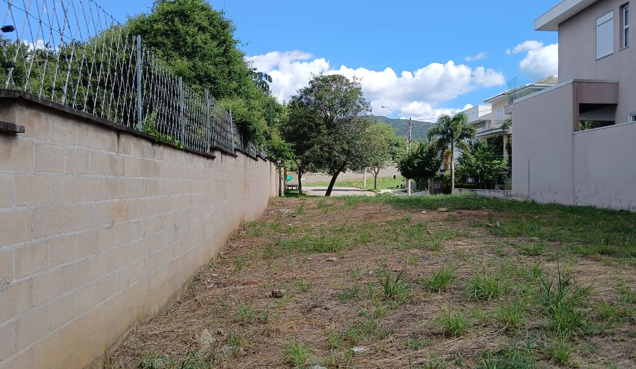 e1568a22-f3cf-4240-8195-db917f3dbfd8