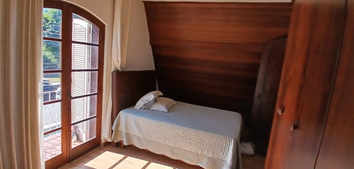 64d9dac8-0cb9-40f3-a6fa-b9de6b7079df